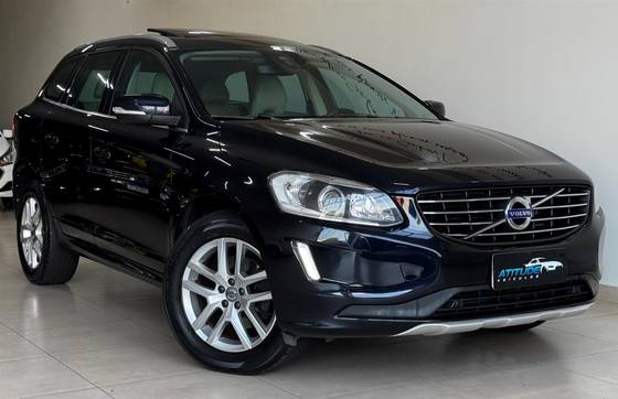 VOLVO XC60 2.4 D5 MOMENTUM DIESEL AWD 4P AUTOMÁTICO VOLVO XC60 2.4 D5 MOMENTUM DIESEL AWD 4P AUTOMÁTICO